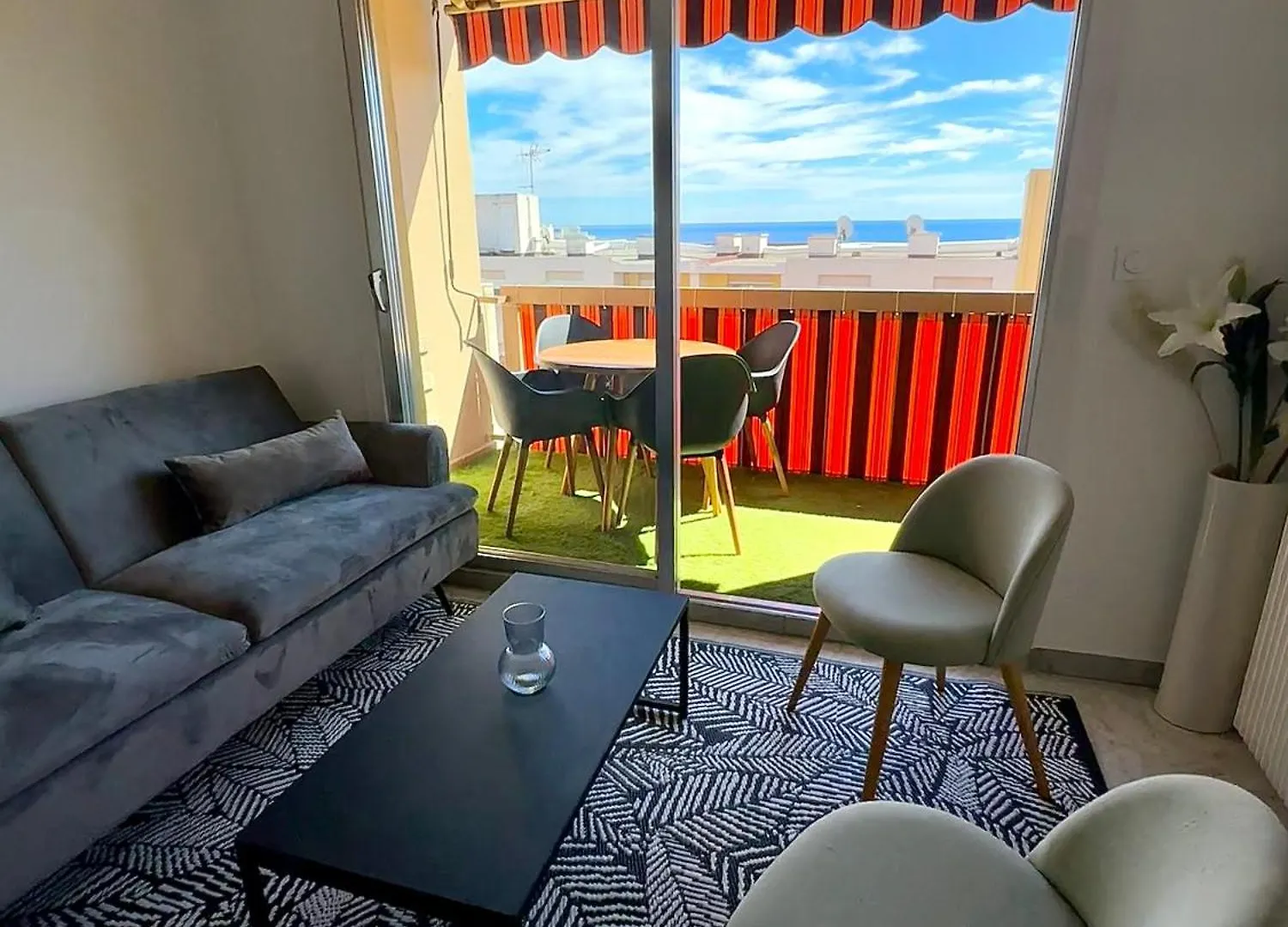Bel Appartement Vue Mer Proche De La Promenade Des Anglais Nice